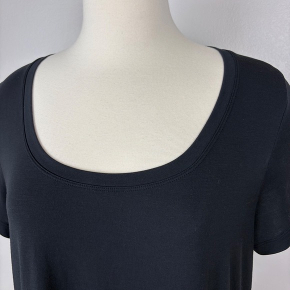 Athleta Stratus II Tee Shirt Size M Black Short Sleeve Scoop Neck Gym Yoga Sport - Picture 3 of 13